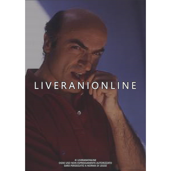 RETROSPETTIVA IVANO MARESCOTTI ATTORE E REGISTA TEATRALE NELLA FOTO IVANO MARESCOTTI IN SALA DI POSA NELL\'ANNO 2000 AG ALDO LIVERANI SAS