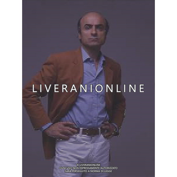 RETROSPETTIVA IVANO MARESCOTTI ATTORE E REGISTA TEATRALE NELLA FOTO IVANO MARESCOTTI IN SALA DI POSA NELL\'ANNO 2000 AG ALDO LIVERANI SAS
