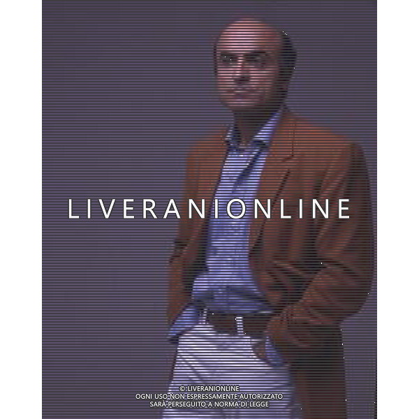 RETROSPETTIVA IVANO MARESCOTTI ATTORE E REGISTA TEATRALE NELLA FOTO IVANO MARESCOTTI IN SALA DI POSA NELL\'ANNO 2000 AG ALDO LIVERANI SAS