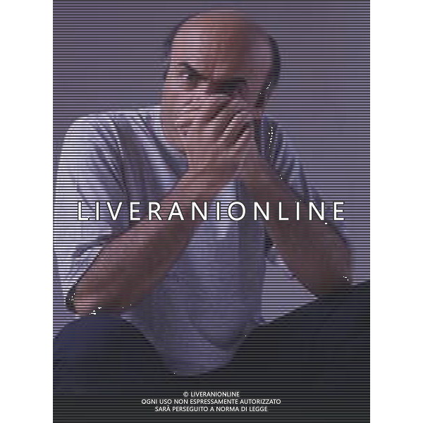 RETROSPETTIVA IVANO MARESCOTTI ATTORE E REGISTA TEATRALE NELLA FOTO IVANO MARESCOTTI IN SALA DI POSA NELL\'ANNO 2000 AG ALDO LIVERANI SAS