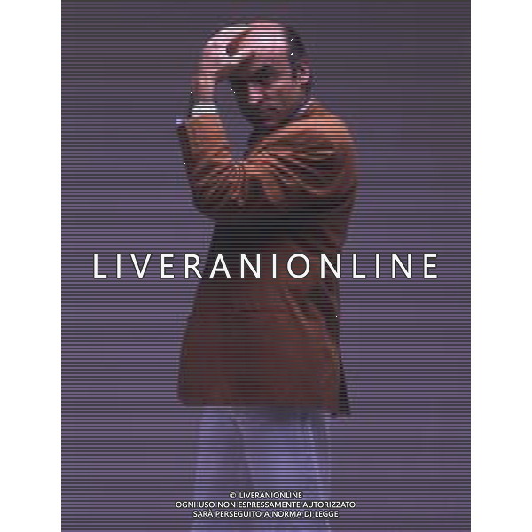 RETROSPETTIVA IVANO MARESCOTTI ATTORE E REGISTA TEATRALE NELLA FOTO IVANO MARESCOTTI IN SALA DI POSA NELL\'ANNO 2000 AG ALDO LIVERANI SAS