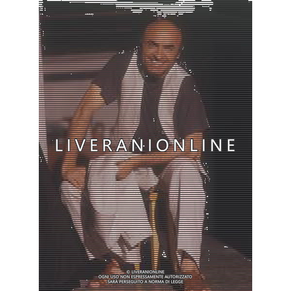RETROSPETTIVA IVANO MARESCOTTI ATTORE E REGISTA TEATRALE NELLA FOTO IVANO MARESCOTTI IN SALA DI POSA NELL\'ANNO 2000 AG ALDO LIVERANI SAS