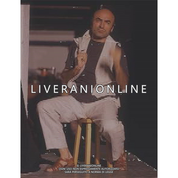 RETROSPETTIVA IVANO MARESCOTTI ATTORE E REGISTA TEATRALE NELLA FOTO IVANO MARESCOTTI IN SALA DI POSA NELL\'ANNO 2000 AG ALDO LIVERANI SAS