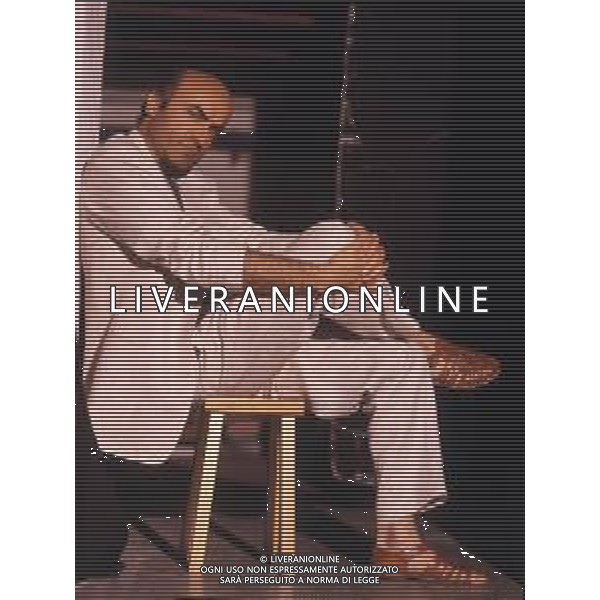 RETROSPETTIVA IVANO MARESCOTTI ATTORE E REGISTA TEATRALE NELLA FOTO IVANO MARESCOTTI IN SALA DI POSA NELL\'ANNO 2000 AG ALDO LIVERANI SAS