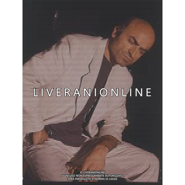 RETROSPETTIVA IVANO MARESCOTTI ATTORE E REGISTA TEATRALE NELLA FOTO IVANO MARESCOTTI IN SALA DI POSA NELL\'ANNO 2000 AG ALDO LIVERANI SAS