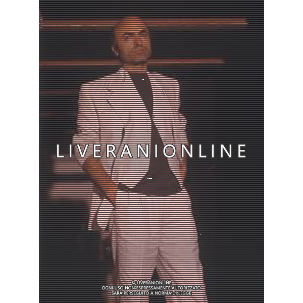 RETROSPETTIVA IVANO MARESCOTTI ATTORE E REGISTA TEATRALE NELLA FOTO IVANO MARESCOTTI IN SALA DI POSA NELL\'ANNO 2000 AG ALDO LIVERANI SAS