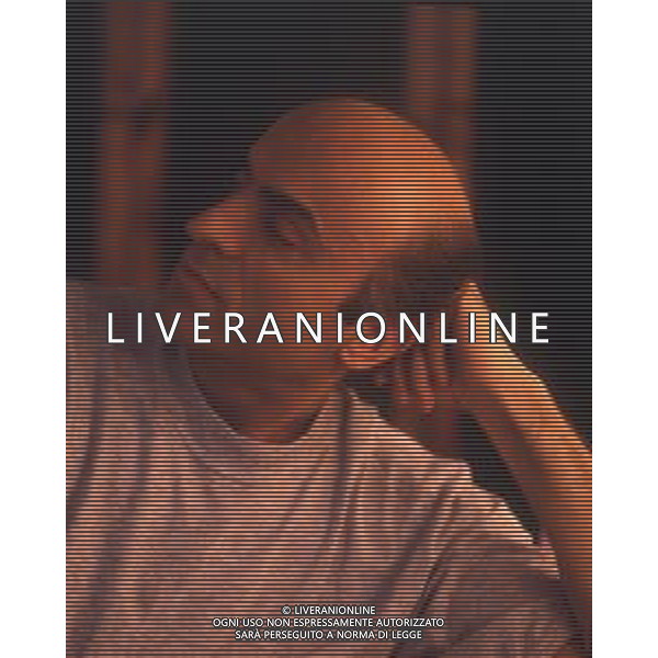 RETROSPETTIVA IVANO MARESCOTTI ATTORE E REGISTA TEATRALE NELLA FOTO IVANO MARESCOTTI IN SALA DI POSA NELL\'ANNO 2000 AG ALDO LIVERANI SAS