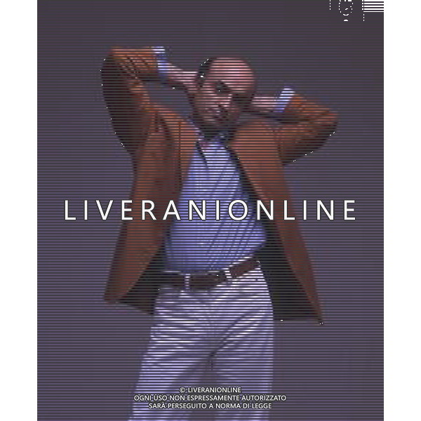 RETROSPETTIVA IVANO MARESCOTTI ATTORE E REGISTA TEATRALE NELLA FOTO IVANO MARESCOTTI IN SALA DI POSA NELL\'ANNO 2000 AG ALDO LIVERANI SAS