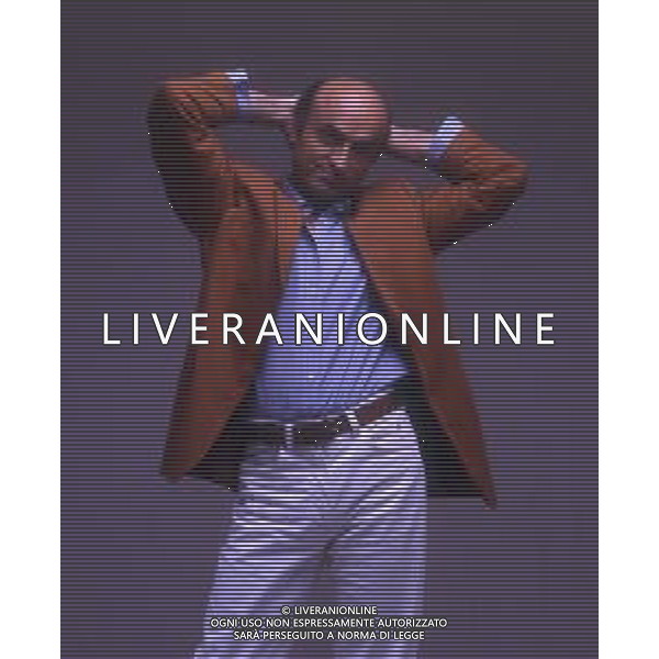 RETROSPETTIVA IVANO MARESCOTTI ATTORE E REGISTA TEATRALE NELLA FOTO IVANO MARESCOTTI IN SALA DI POSA NELL\'ANNO 2000 AG ALDO LIVERANI SAS