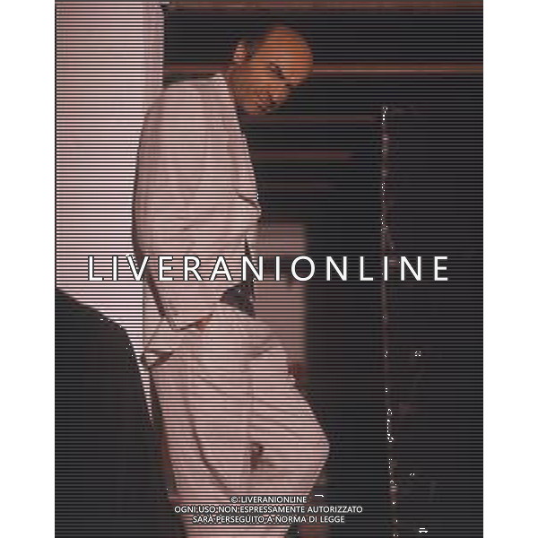 RETROSPETTIVA IVANO MARESCOTTI ATTORE E REGISTA TEATRALE NELLA FOTO IVANO MARESCOTTI IN SALA DI POSA NELL\'ANNO 2000 AG ALDO LIVERANI SAS