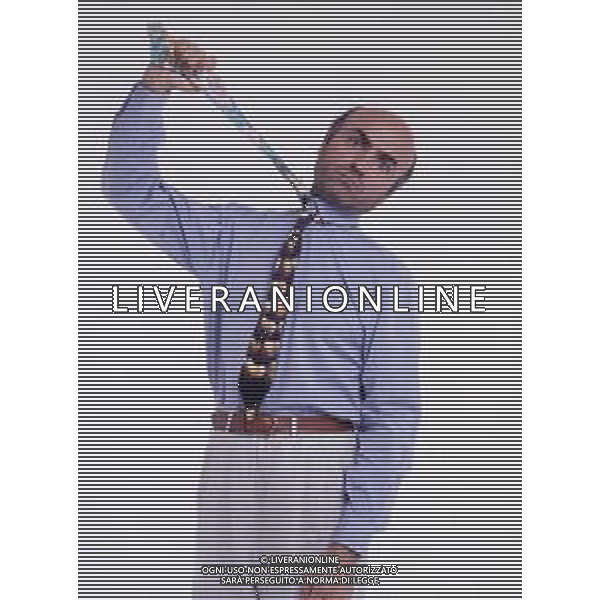 RETROSPETTIVA IVANO MARESCOTTI ATTORE E REGISTA TEATRALE NELLA FOTO IVANO MARESCOTTI IN SALA DI POSA NELL\'ANNO 2000 AG ALDO LIVERANI SAS