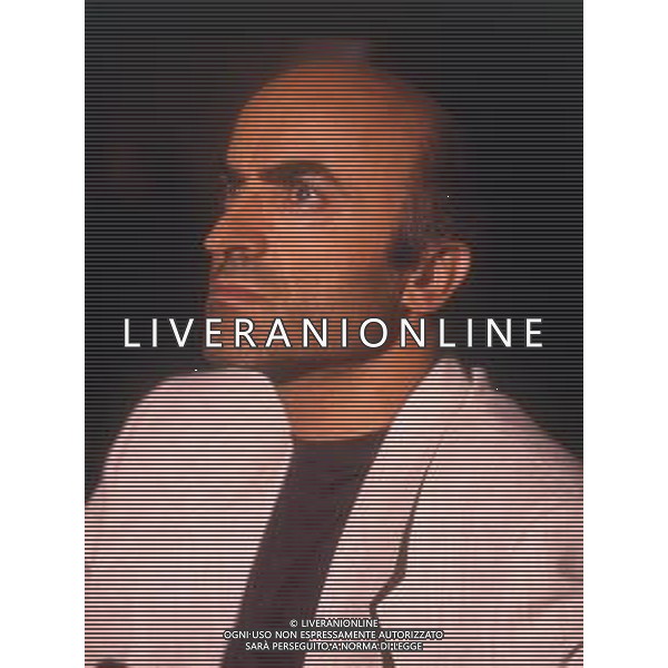 RETROSPETTIVA IVANO MARESCOTTI ATTORE E REGISTA TEATRALE NELLA FOTO IVANO MARESCOTTI IN SALA DI POSA NELL\'ANNO 2000 AG ALDO LIVERANI SAS