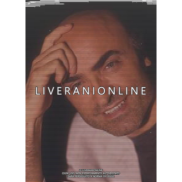 RETROSPETTIVA IVANO MARESCOTTI ATTORE E REGISTA TEATRALE NELLA FOTO IVANO MARESCOTTI IN SALA DI POSA NELL\'ANNO 2000 AG ALDO LIVERANI SAS