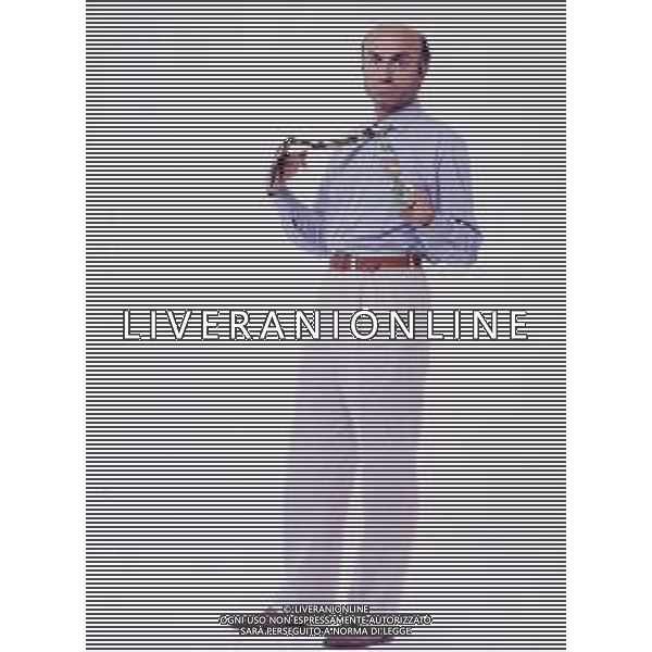 RETROSPETTIVA IVANO MARESCOTTI ATTORE E REGISTA TEATRALE NELLA FOTO IVANO MARESCOTTI IN SALA DI POSA NELL\'ANNO 2000 AG ALDO LIVERANI SAS