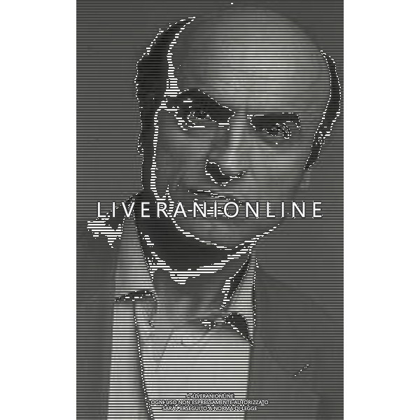 RETROSPETTIVA IVANO MARESCOTTI ATTORE E REGISTA TEATRALE NELLA FOTO IVANO MARESCOTTI IN SALA DI POSA NELL\'ANNO 2000 AG ALDO LIVERANI SAS