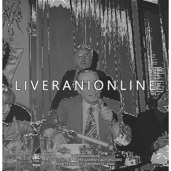 CARLO DAPPORTO ATTORE RETROSPETTIVA NELLA FOTO NELL\'ANNO 1977 A MILANO IN TERRAZZA MARTINI ©Archivio Giovanni Liverani/ AG. ALDO LIVERANI SAS