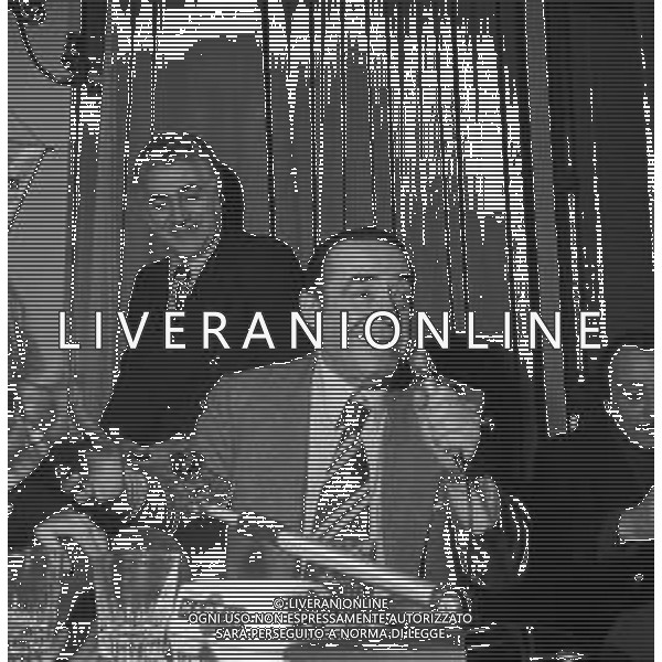 CARLO DAPPORTO ATTORE RETROSPETTIVA NELLA FOTO NELL\'ANNO 1977 A MILANO IN TERRAZZA MARTINI ©Archivio Giovanni Liverani/ AG. ALDO LIVERANI SAS
