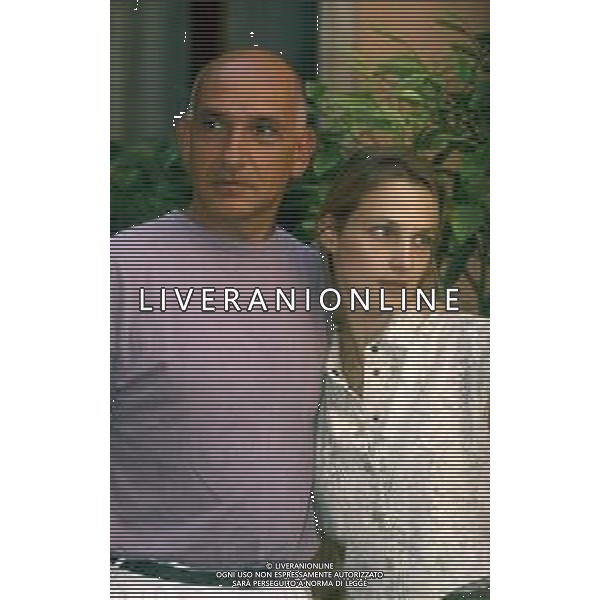 RETROSPETTIVA BEN KINGSLEY ATTORE NELLA FOTO BEN KINGSLEY NELL\'ANNO 1990 A VENEZIA CON GISELLE GLASSE AG ALDO LIVERANI SAS 