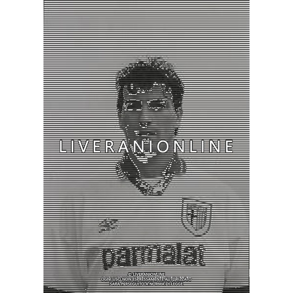 RETROSPETTIVA ALESSANDRO MELLI CALCIATORE NELLA FOTO ALESSANDRO MELLI CON LA MAGLIA DEL PARMA CALCIO NELL\'ANNO 1993-1994 AG ALDO LIVERANI SAS 