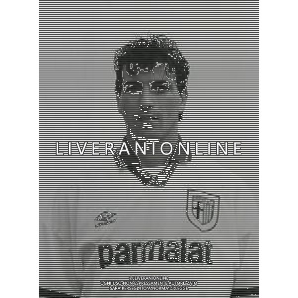 RETROSPETTIVA ALESSANDRO MELLI CALCIATORE NELLA FOTO ALESSANDRO MELLI CON LA MAGLIA DEL PARMA CALCIO NELL\'ANNO 1993-1994 AG ALDO LIVERANI SAS 