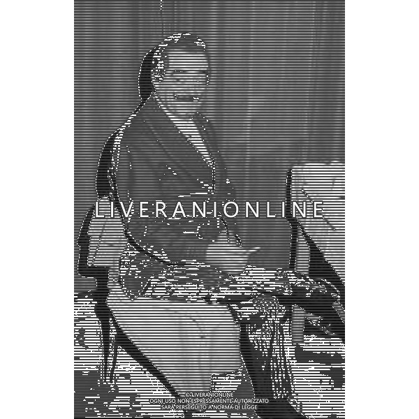 CARLO DAPPORTO ATTORE RETROSPETTIVA NELLA FOTO IN SCENA A TEATRO A MILANO NELL\'ANNO 1975 ©Archivio Giovanni Liverani/ AG. ALDO LIVERANI SAS