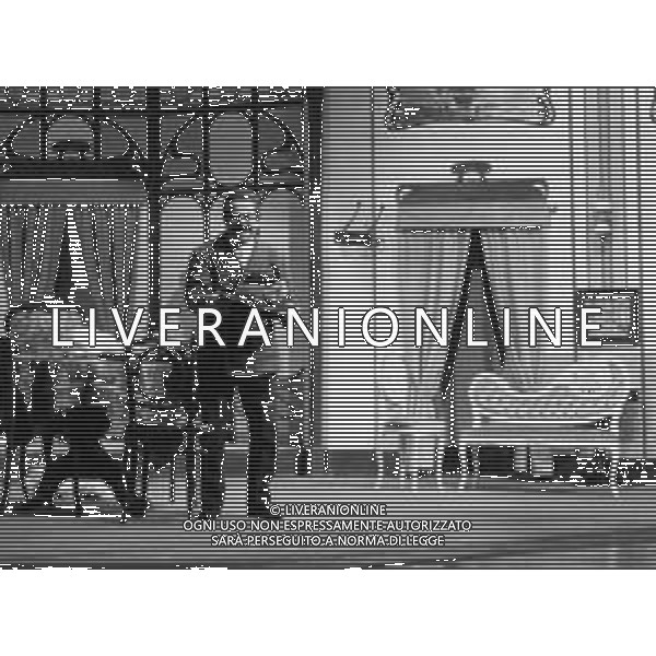 CARLO DAPPORTO ATTORE RETROSPETTIVA NELLA FOTO IN SCENA A TEATRO A MILANO NELL\'ANNO 1975 ©Archivio Giovanni Liverani/ AG. ALDO LIVERANI SAS