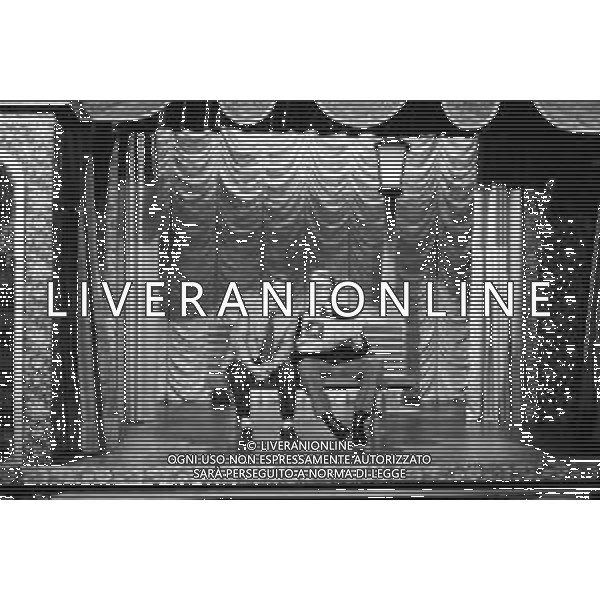 CARLO DAPPORTO ATTORE RETROSPETTIVA NELLA FOTO NEL PROGRAMMA TELEVISIVO A MILANO NELL\'ANNO 1980 ©Archivio Giovanni Liverani/ AG. ALDO LIVERANI SAS