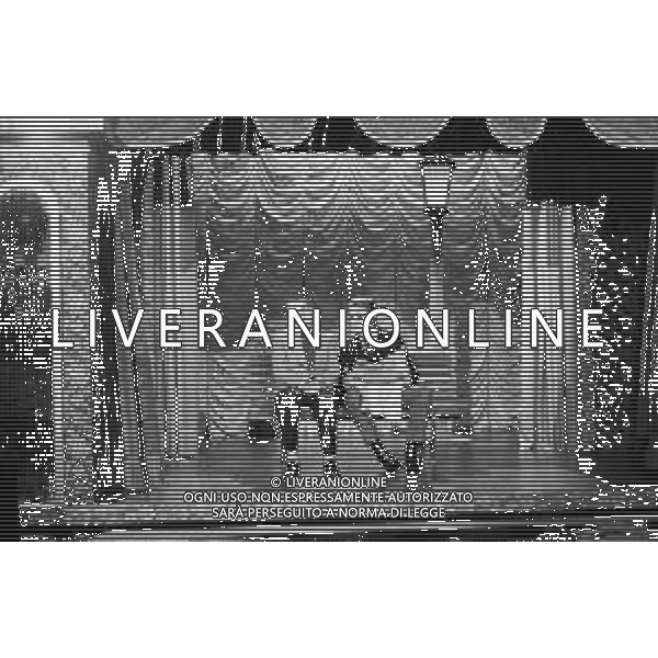 CARLO DAPPORTO ATTORE RETROSPETTIVA NELLA FOTO NEL PROGRAMMA TELEVISIVO A MILANO NELL\'ANNO 1980 ©Archivio Giovanni Liverani/ AG. ALDO LIVERANI SAS