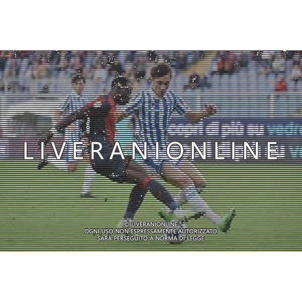 TVRG Kelvin Yeboah (Genoa) e Patryk Peda (Spal) Genoa vs Spal Genova 18-10-2022 Stadio Luigi Ferraris - Marassi Coppa Italia Frecciarossa - 16mi di finale foto Roberto Garavaglia/ag. Aldo Liverani sas / AG. ALDO LIVERANI SAS