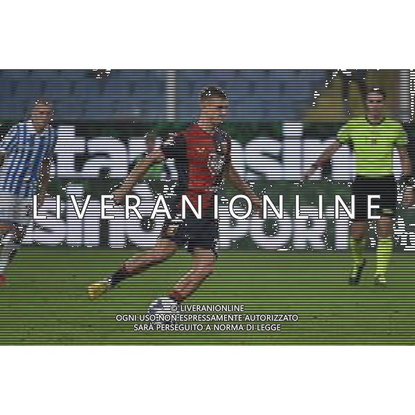 TVRG Albert Gudmundsson (Genoa) segna il gol dell\'1 a 0 su rigore Genoa vs Spal Genova 18-10-2022 Stadio Luigi Ferraris - Marassi Coppa Italia Frecciarossa - 16mi di finale foto Roberto Garavaglia/ag. Aldo Liverani sas / AG. ALDO LIVERANI SAS