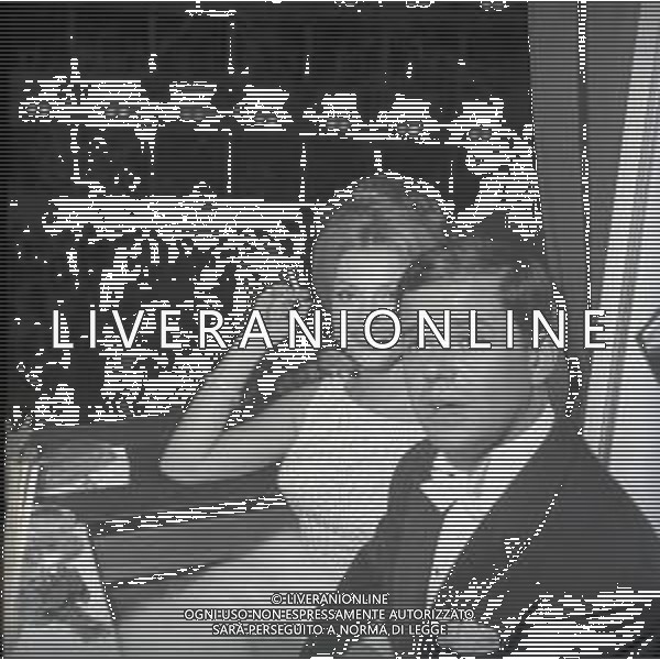 RETROSPETTIVA NADIA TILLER ATTRICE NELLA FOTO NADJA TILLER AL BALLO DELL\'OPERA DI VIENNA NELL\'ANNO 1964 AG ALDO LIVERANI SAS