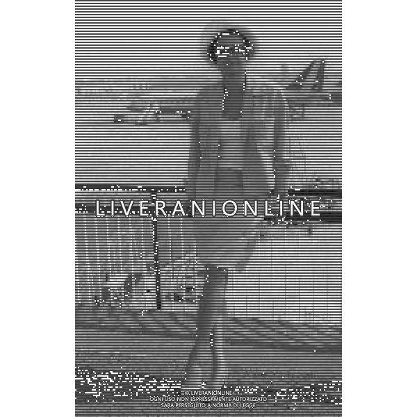 RETROSPETTIVA NADIA TILLER ATTRICE NELLA FOTO NADJA TILLER A MILANO NELL\'ANNO 1966 A LINATE AG ALDO LIVERANI SAS