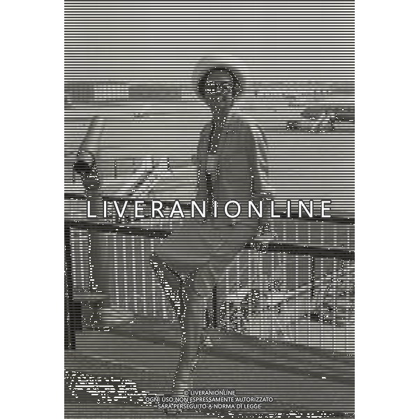 RETROSPETTIVA NADIA TILLER ATTRICE NELLA FOTO NADJA TILLER A MILANO NELL\'ANNO 1966 A LINATE AG ALDO LIVERANI SAS