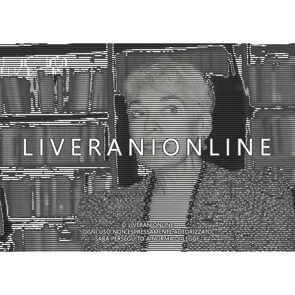 1988 MILANO PRESENTAZIONE DEL LIBRO “IL PERDONO E LA MEMORIA“ NELLA FOTO EDGARDA FERRI SCRITTRICE A MILANO NELL\'ANNO 1988 PRESENTA IL SUO LIBRO“IL PERDONO E LA MEMORIA“ AG ALDO LIVERANI SAS