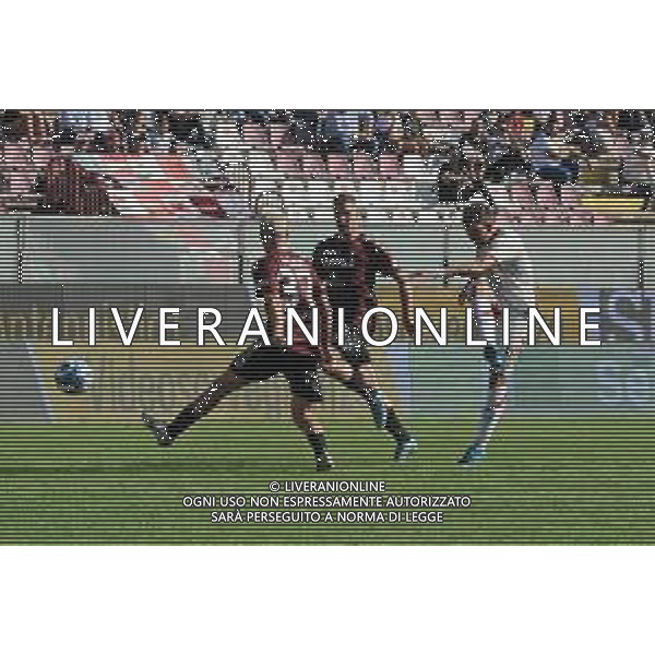 Reggina vs Perugia Serie B 2022-2023. 22 Ottobre 2022 Stadio Oreste Granillo - Reggio Calabria In foto: Strizzolo al tiro Reggina vs Perugia Serie B 2022-2023. Otctober 22, 2022 at Stadio Oreste Granillo in Reggio Calabria, Italy. In pic: Strizzolo shoot ©Andrea ROSITO / AGENZIA ALDO LIVERANI SAS