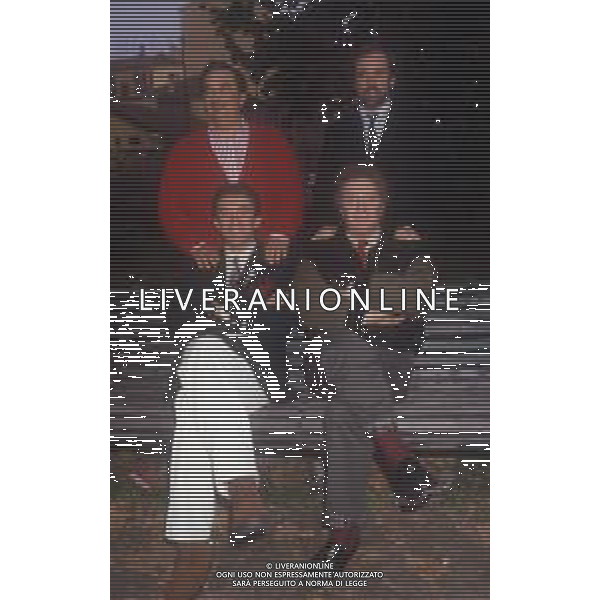 RETROSPETTIVA ANTONIO RICCI AUTORE TELEVISIVO NELLA FOTO ANTONIO RICCI CON BEPPE RECCHIA GIANFRANCO D\'ANGELO ED EZIO GREGGIO DAVANTI ALLE SEDE RAI DI CORSO SEMPIONE A MILANO AG ALDO LIVERANI SAS  