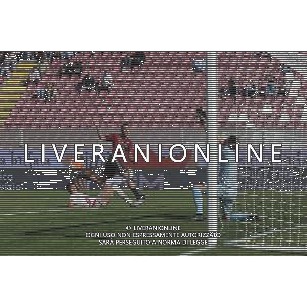 REGGINA VS PERUGIA CAMPIONATO CALCIO SERIE B REGGIO CALABRIA 22/10/2022 NELLA FOTO GORI PERUGIA PARA SU TIRO DI MENEZ REGGINA - ©GARREFFA / AGENZIA ALDO LIVERANI SAS