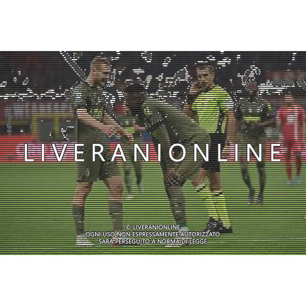Divock Origi (Milan) dolorante subito dopo aver segnato il gol del 3 a 0 Milan vs Monza Milano 22-10-2022 Stadio Giuseppe Meazza - San Siro Campionato Serie A TIM - 11a giornata foto Roberto Garavaglia/ag. Aldo Liverani sas / AGENZIA ALDO LIVERANI SAS