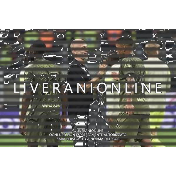Stefano Pioli allenatore Milan saluta i suoi giocatori a fine gara Milan vs Monza Milano 22-10-2022 Stadio Giuseppe Meazza - San Siro Campionato Serie A TIM - 11a giornata foto Roberto Garavaglia/ag. Aldo Liverani sas / AGENZIA ALDO LIVERANI SAS