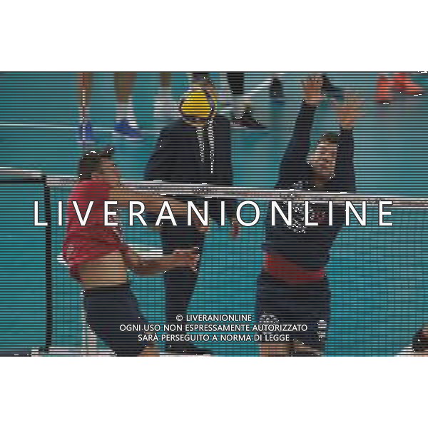 Muro di Maksim Sapozhkov - WithU Verona durante la partita tra WithU Verona e Gioiella Prisma Taranto valida per la quarta giornata del campionato italiano di volley Superlega tenutosi a Verona, Italy il 21 ottobre 2021 presso il Pala AGSM-AIM. ©Tommasini / AGENZIA ALDO LIVERANI SAS