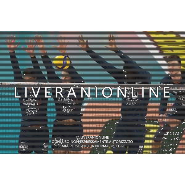 Muro di Lorenzo Cortesia - WithU Verona durante la partita tra WithU Verona e Gioiella Prisma Taranto valida per la quarta giornata del campionato italiano di volley Superlega tenutosi a Verona, Italy il 21 ottobre 2021 presso il Pala AGSM-AIM. ©Tommasini / AGENZIA ALDO LIVERANI SAS