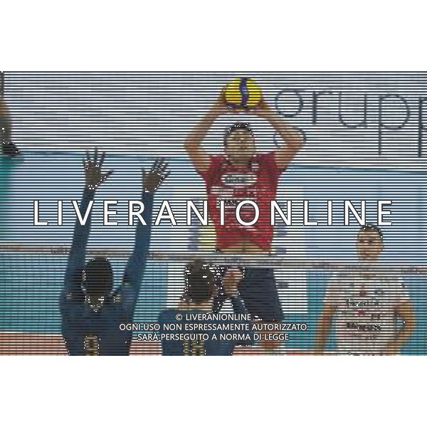 Set by Eric Loeppky - Gioiella Prisma Taranto durante la partita tra WithU Verona e Gioiella Prisma Taranto valida per la quarta giornata del campionato italiano di volley Superlega tenutosi a Verona, Italy il 21 ottobre 2021 presso il Pala AGSM-AIM. ©Tommasini / AGENZIA ALDO LIVERANI SAS