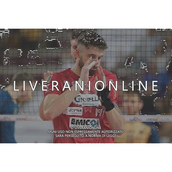 Delusione di Jacopo Larizza - Gioiella Prisma Taranto durante la partita tra WithU Verona e Gioiella Prisma Taranto valida per la quarta giornata del campionato italiano di volley Superlega tenutosi a Verona, Italy il 21 ottobre 2021 presso il Pala AGSM-AIM. ©Tommasini / AGENZIA ALDO LIVERANI SAS
