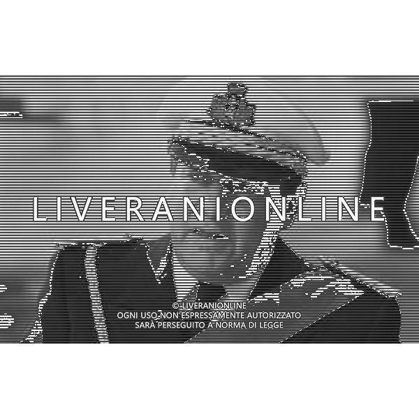 PAOLO VILLAGGIO ATTORE - RETROSPETTIVA NELLA FOTO NEL PROGRAMMA TELEVISIVO \'UN FANTASTICO TRAGICO VENERDI\'\' A MILANO NEL 1986 ©Archivio AGENZIA ALDO LIVERANI SAS