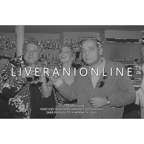 PAOLO VILLAGGIO ATTORE - RETROSPETTIVA NELLA FOTO CON SYDNE ROME E GIANCARLO NICOSTRA NEL PROGRAMMA TELEVISIVO \'GRAND HOTEL\' NEL 1986 ©Archivio AGENZIA ALDO LIVERANI SAS