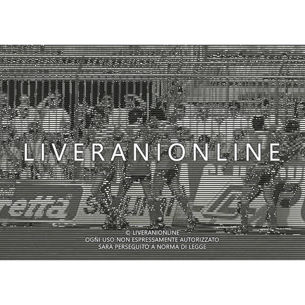 11-06-1989 MONZA CAMPIONATO DI CALCIO SERIE B MONZA TARANTO 2-1 NELLA FOTO ABBRACCI GIOCATORI MONZA DOPO IL GOAL AG ALDO LIVERANI SAS