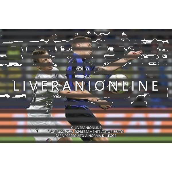 Adam Vlkanova (Viktoria Plzen) e Nicolo\' Barella (Inter) Inter vs Viktoria Plzen Milano 26-10-2022 Stadio Giuseppe Meazza - San Siro UEFA Champions League fase a gironi gruppo C - 5a giornata foto Roberto Garavaglia/ag. Aldo Liverani sas /AGENZIA ALDO LIVERANI SAS