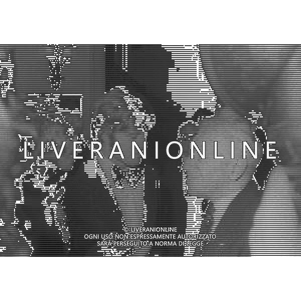 RETROSPETTIVA ARTHUR RUBINSTEIN PIANISTA NELLA FOTO ARTHUR RUBINSTEIN A CANNES NELL\'ANNO 1972 E ROBERT REDFORD AG ALDO LIVERANI SAS