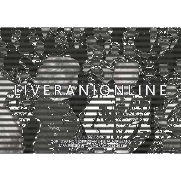 RETROSPETTIVA ARTHUR RUBINSTEIN PIANISTA NELLA FOTO ARTHUR RUBINSTEIN A CANNES NELL\'ANNO 1972 CON LA MOGLIE AG ALDO LIVERANI SAS