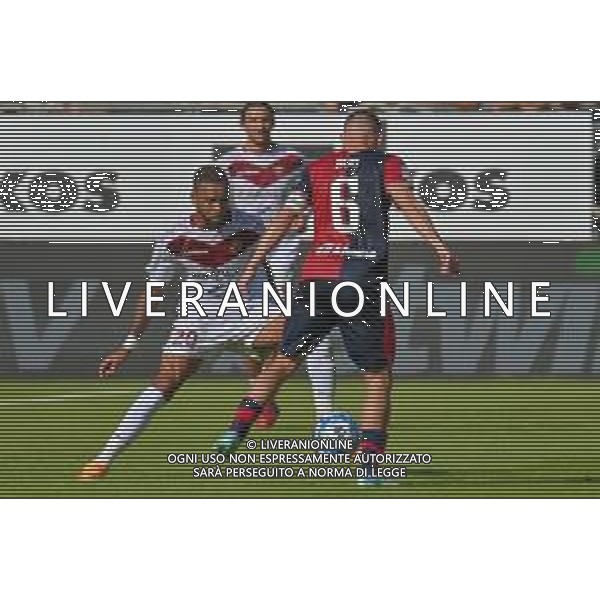 29-10-2022. Cagliari Calcio-Reggina C.S. 11° giornata serie BKT 2022/2023, stadio Unipol Domus Cagliari. Foto Salvatore Moi/Aldo Liverani s.a.s. Nella foto: Marco Rog Cagliari, Hernani Reggina ©MOI /AGENZIA ALDO LIVERANI SAS